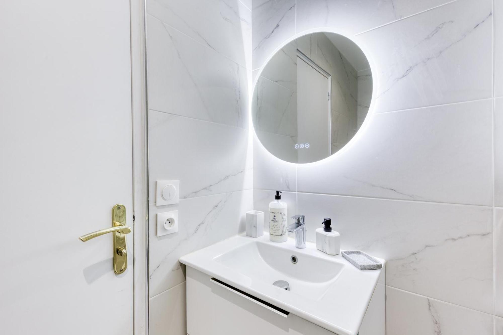 Appartement - 4 Personnes - Parking Prive - Metro 7 - Rer B La Courneuve Exteriér fotografie